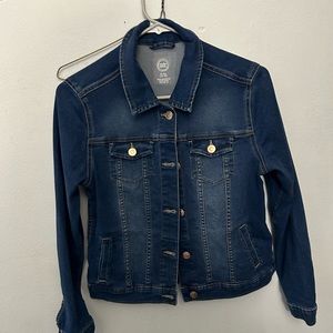 Blue Jean jacket size extra large bought it a while back didn’t fit